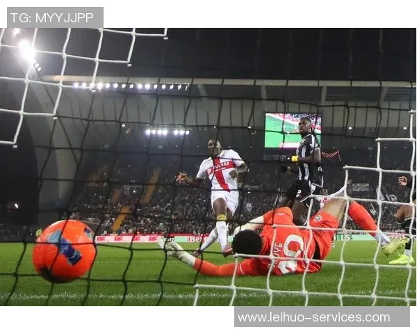 世界杯激战AC米兰险胜那不勒斯红牌争议引发全场热议与十大精彩进球回顾