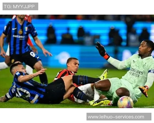 欧冠激战：国米逆转那不勒斯红牌争议引发全场热议